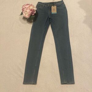 PRANA NWT Size 4 (27) Soma Jean Classic Blue